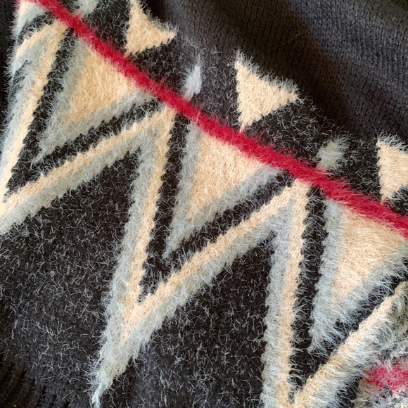 Do everything in Love sweater - Picture 3 of 3